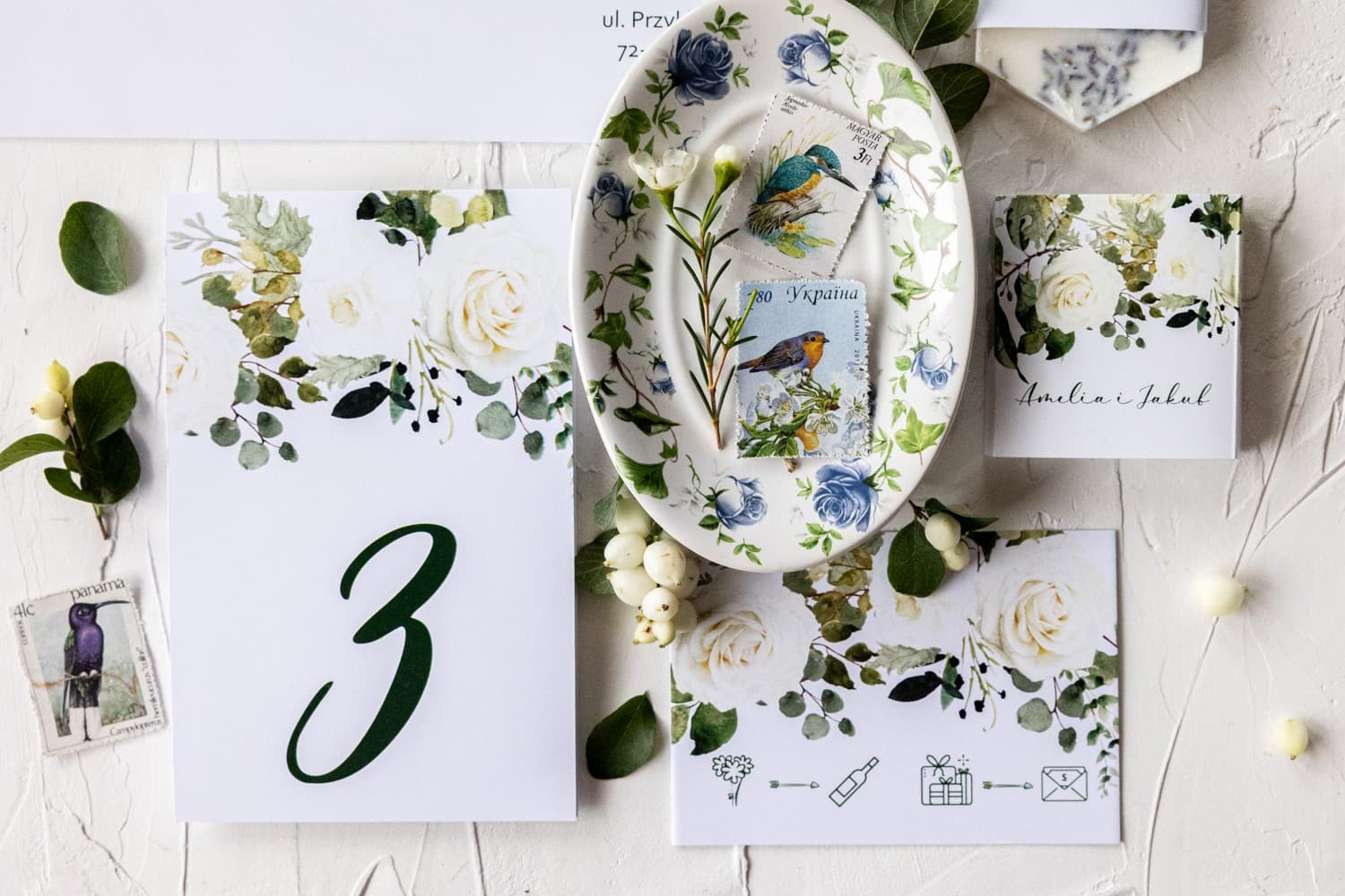 Elegante Tischnummern mit weißer Rose und Eukalyptus | Aufsteller für Hochzeitstische | Korani Nr. 12 - 2