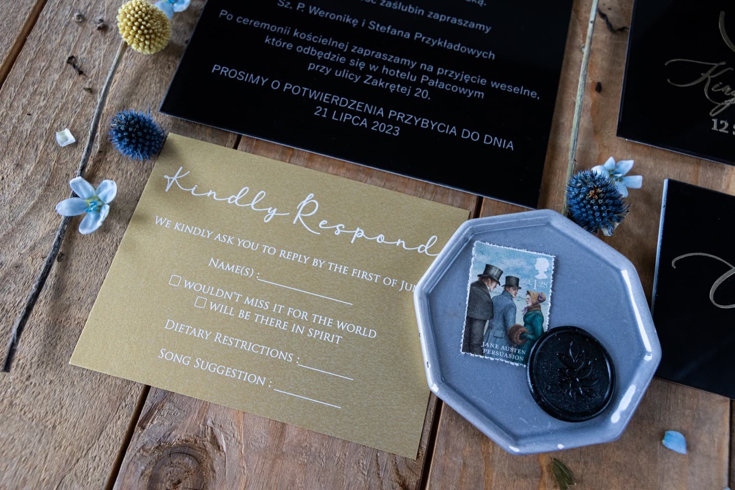 Gläserne Hochzeitseinladungen in Schwarz mit Goldprägung Glamour Dalia Nr. 1 - 3