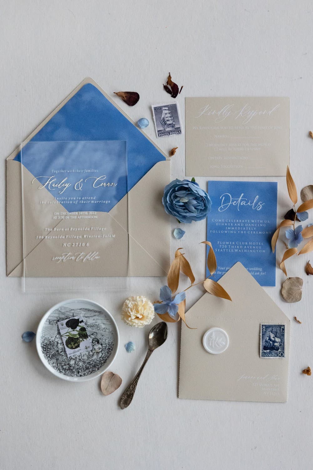 Minimalistische Hochzeitseinladungen auf Acrylglas – Samt Nr. 4 mit Vergoldung - 3