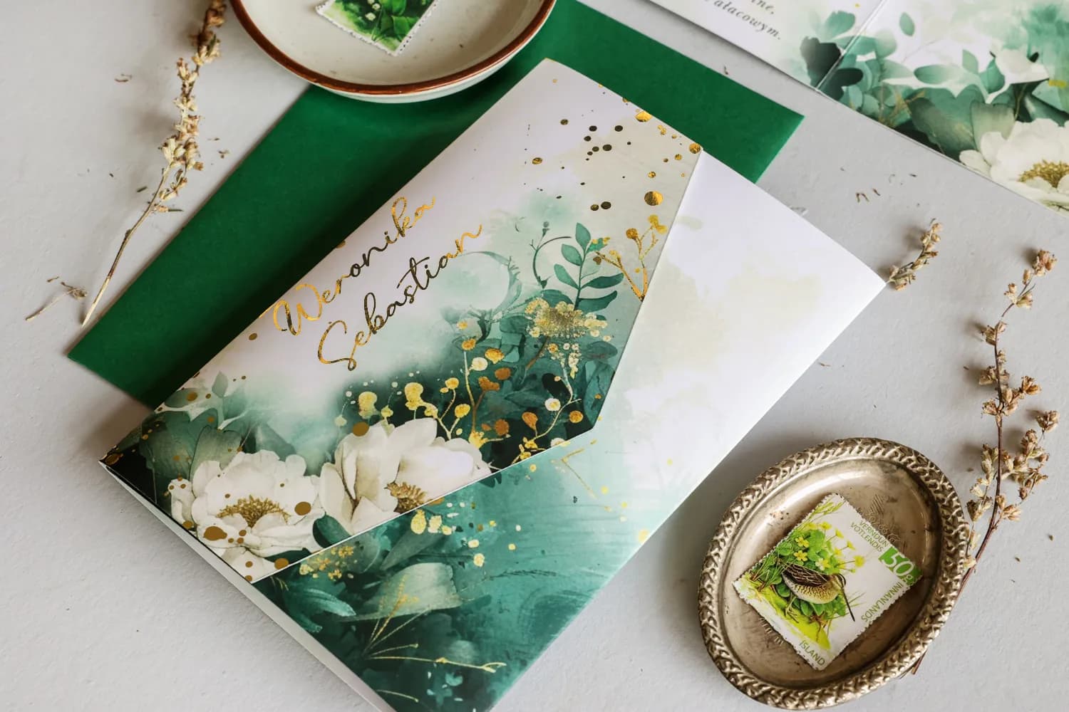 Glamour Hochzeitseinladung mit Goldprägung, Pfingstrosen und Eukalyptus Jadeit Nr. 3 - 3