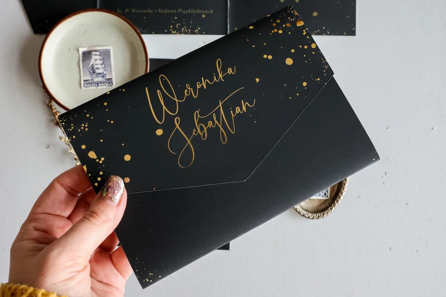 Glamour Hochzeitseinladungen – Schwarz mit Goldprägung auf Soft-Touch-Papier Jadeit Nr. 4 - 3