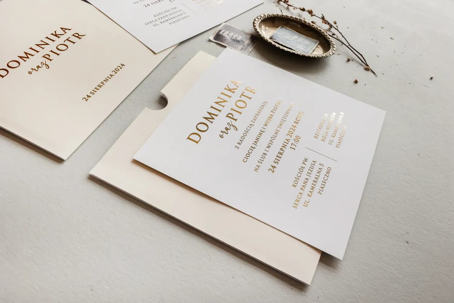 Hochzeitseinladungen im Glamour-Stil im quadratischen Etui vergoldet auf cremefarbenem Papier Mokait Nr. 3 - 2