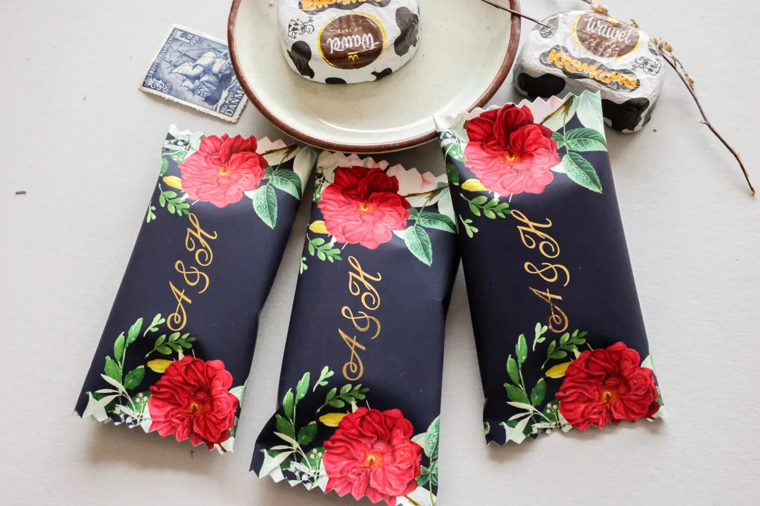 Elegante Krówki zur Hochzeit, Dunkelblau mit Gold und Blumen | Gastgeschenke | Szafirowe nr 4 - 3