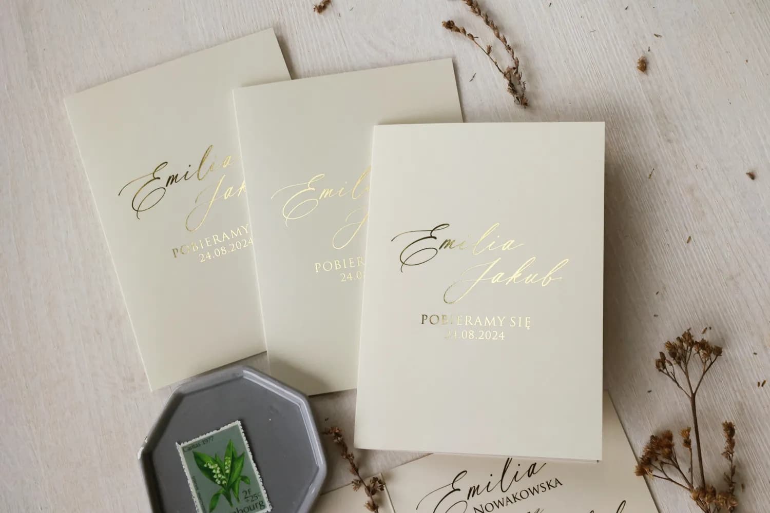 Zaproszenia ślubne glamour ze złoconą gałązką i aksamitnym papierem – Ruskus 14 - 3