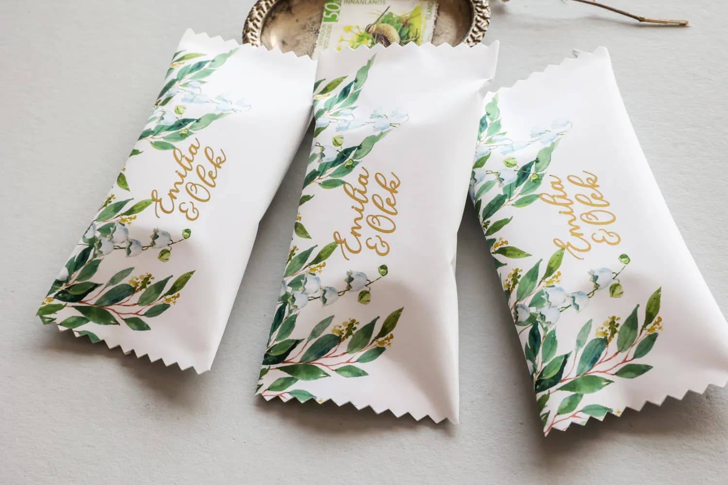 Gastgeschenke – vergoldete Schokoladen mit blauen Blumen Rubin Nr. 4 - 3