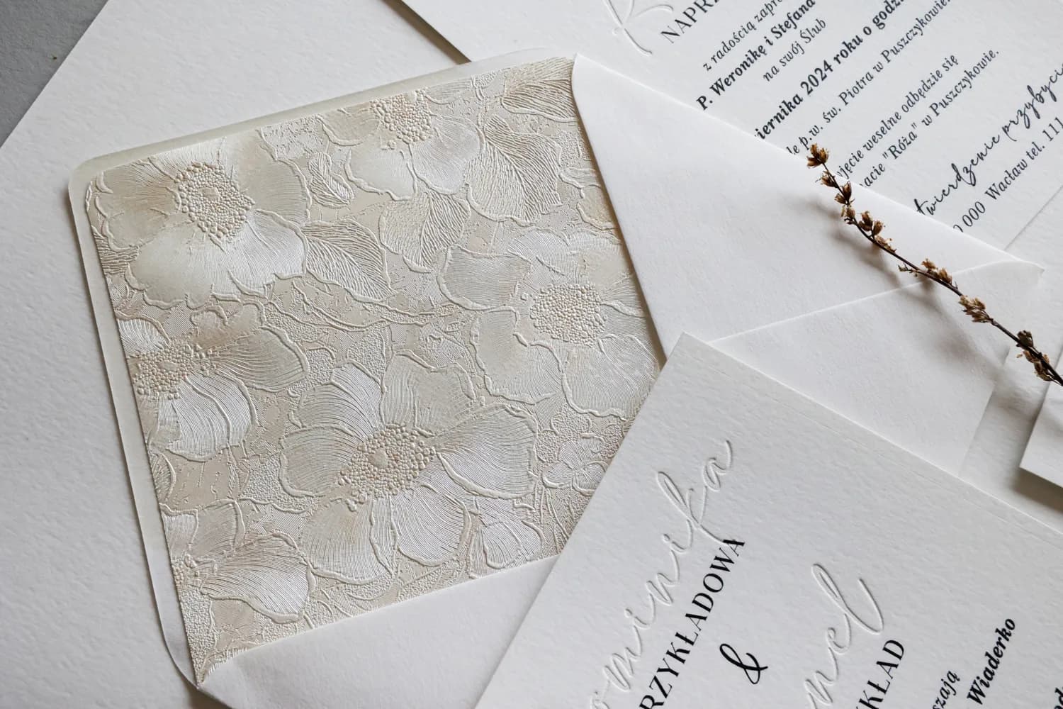 Letterpress Hochzeitseinladungen Karmen Nr. 4 – Geprägte Blumen - 3