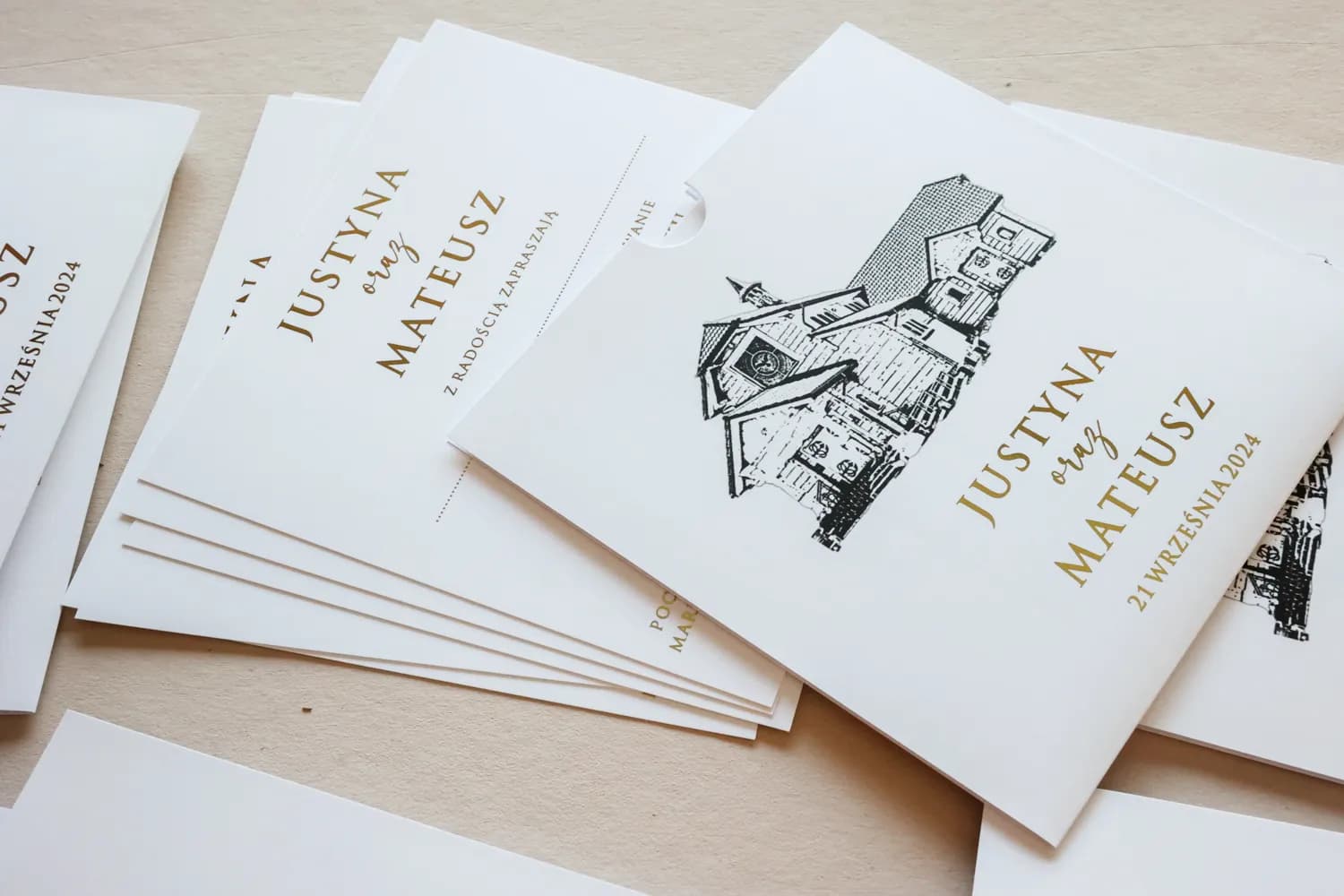 Hochzeitseinladungen im Etui minimalistisch mit Goldprägung und Soft-Touch-Folie – Mokait Nr. 1 - 3