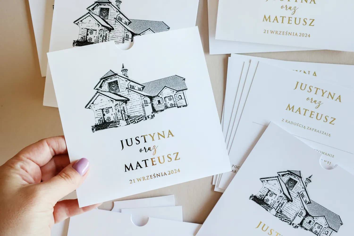 Hochzeitseinladungen im Etui minimalistisch mit Goldprägung und Soft-Touch-Folie – Mokait Nr. 1 - 4