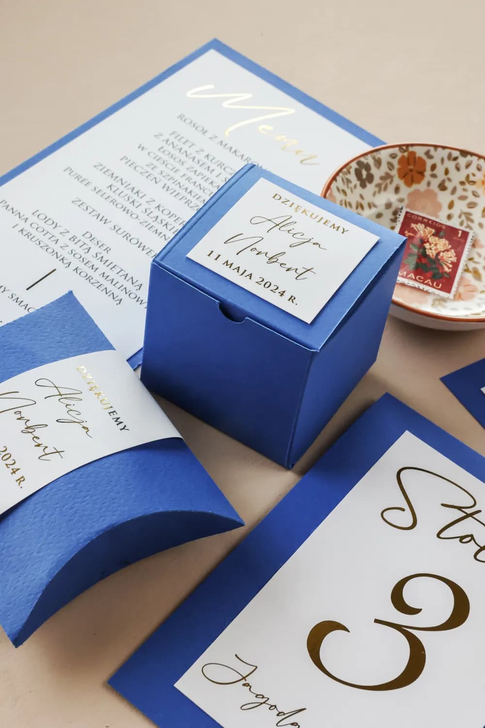 Quadratische Gastgeschenke Boxen, Blau mit Goldveredelung | Personalisierte Dankeskarten für Gäste | Avril Nr. 7 - 2