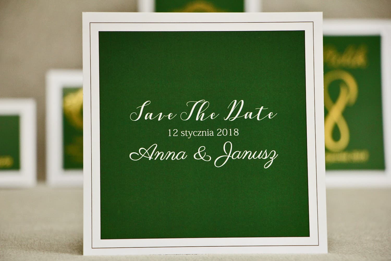 Eleganckie Save The Date Butelkowa Zieleń | Zawiadomienie o Ślubie | Sonata nr 7