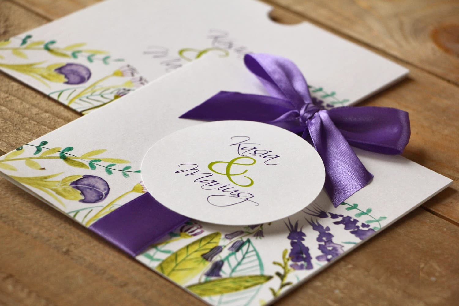 Zaproszenia ślubne w etui z fioletowymi polnymi kwiatami – Malowane Kwiaty nr 22 - 3