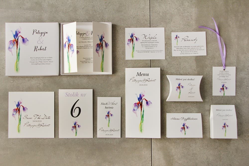 Hochzeitseinladungen Pistacjowe Nr. 10 – Violette Schwertlilien in der Box