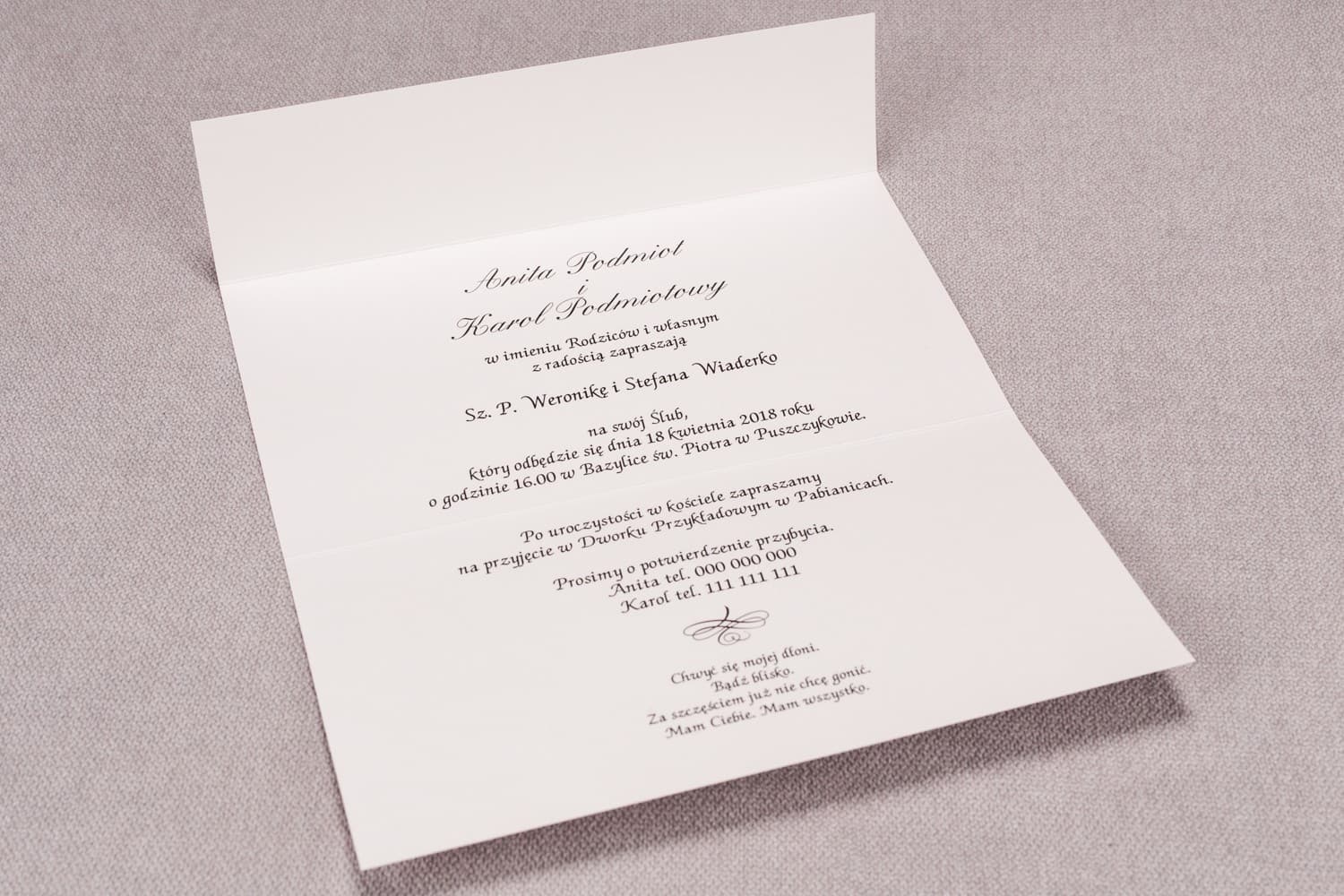 Hochzeitseinladungen mit roter Satinschleife und eleganten Ornamenten – Madras Nr. 5 - 2