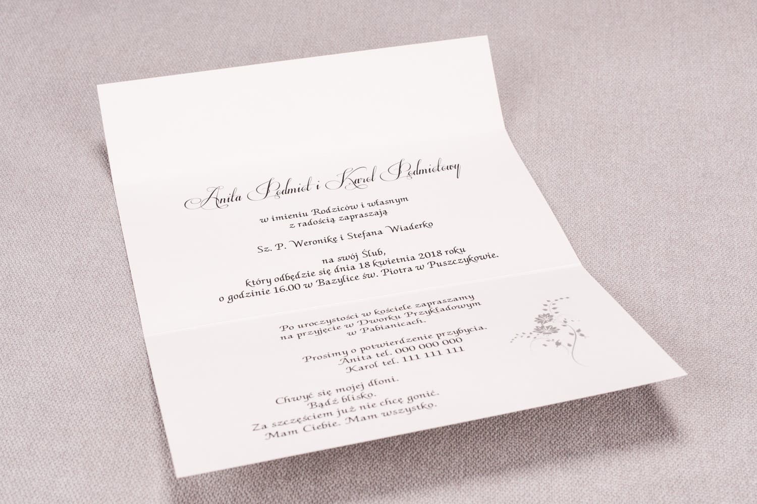 Klassische Hochzeitseinladungen mit grauer Schleife – Madras Nr. 6 - 2