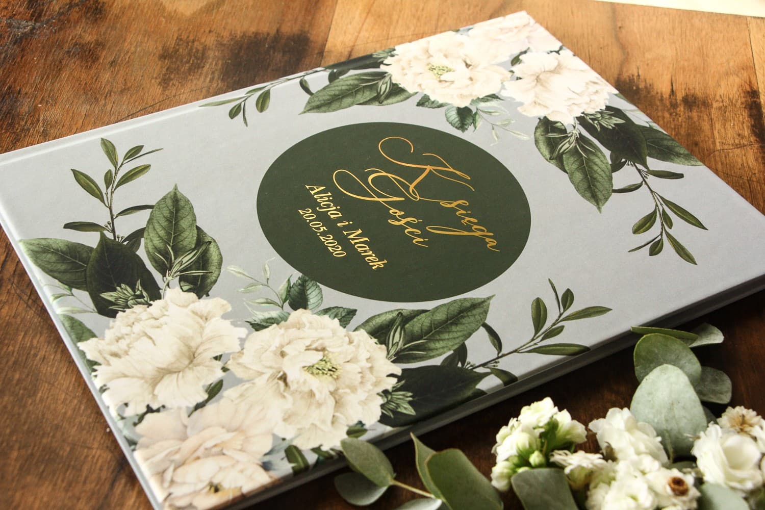 Elegancka Księga Gości z Peoniami, Złocona | Personalizowana Księga Weselna A4 | Soreli Nr 1