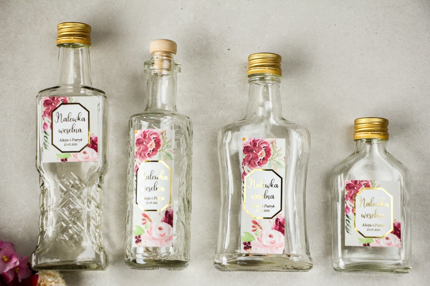 Likörflaschen Hochzeit Vergoldete Etiketten Pfingstrosen | Personalisierte Gastgeschenke | Lotus Nr. 2