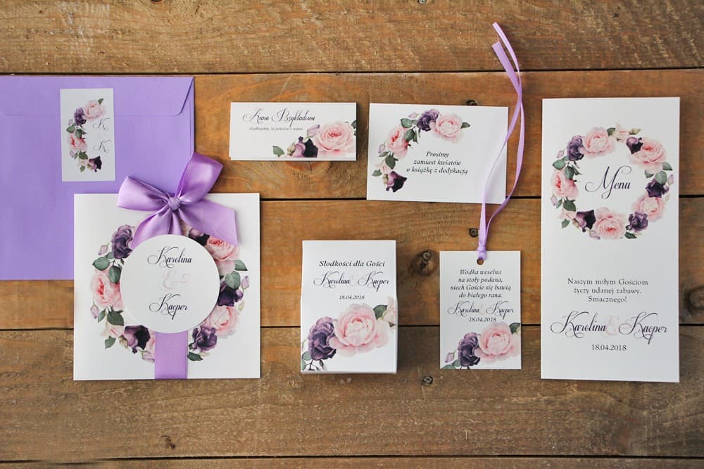 Violette Hochzeitseinladungen mit Satinschleife im farbigen Umschlag – Aquarelle Nr. 16 - 2