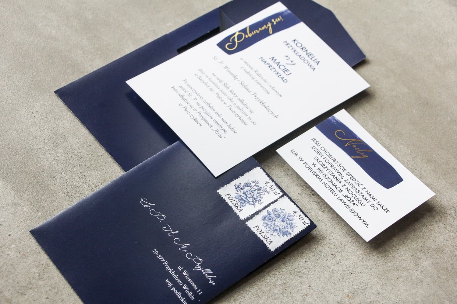 Dunkelblaue Hochzeitseinladungen im Glamour-Stil mit Goldfolierung – Verte Nr. 3 - 2