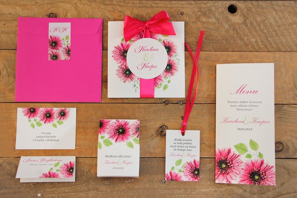 Boho Hochzeitseinladungen quadratisch mit Satinschleife und rosa Gerbera – Akwarele nr 20