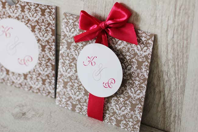 Etui z ornamentem – Monogram