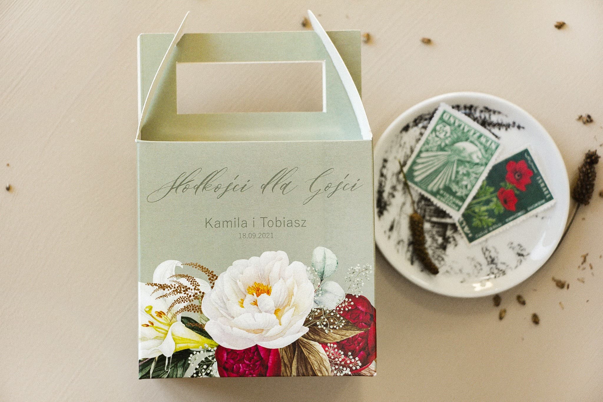 Boho Burgundy Peony Wedding Cake Box | Personalized Guest Packaging | Opal No. 9