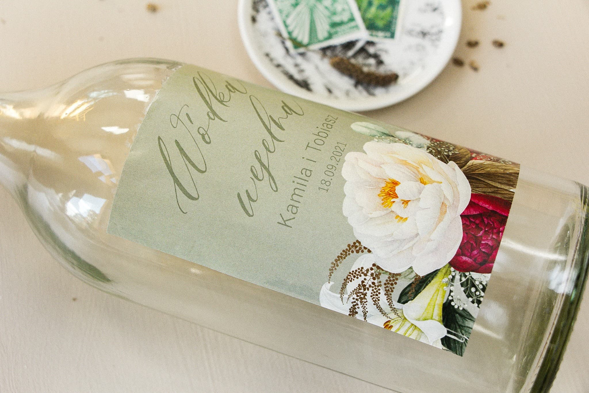 Boho Wodka-Etiketten mit Pfingstrosen | Personalisierte Alkohol-Flaschenaufkleber | Opal Nr. 9