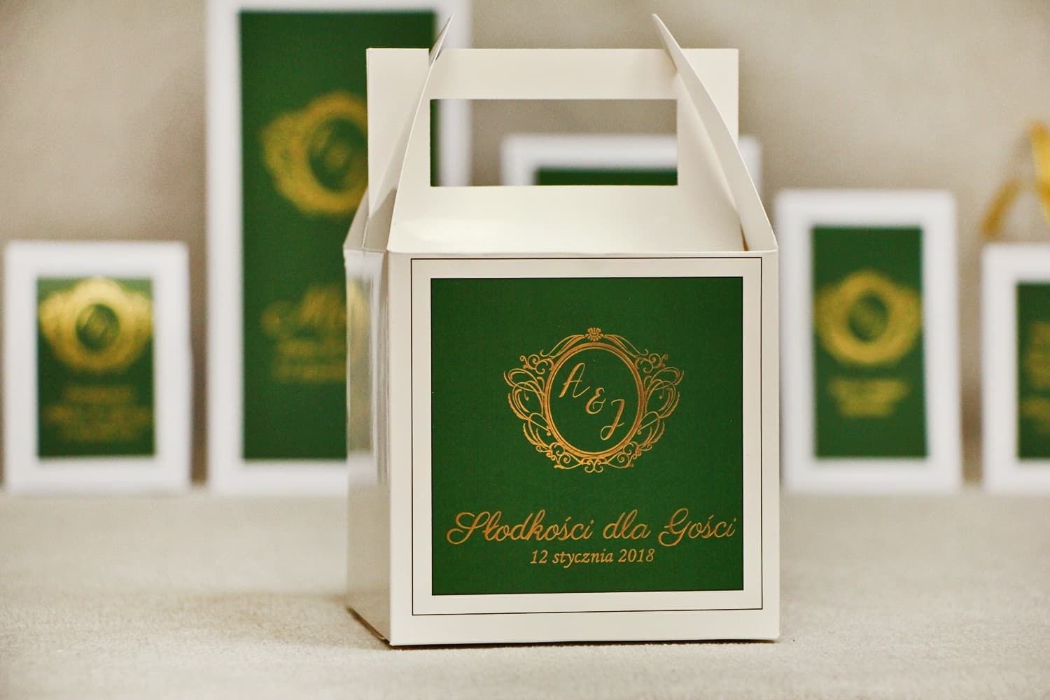 Boîtes à Gâteaux de Mariage Dorées Vert Foncé | Remerciements invités élégants | Sonata n° 7
