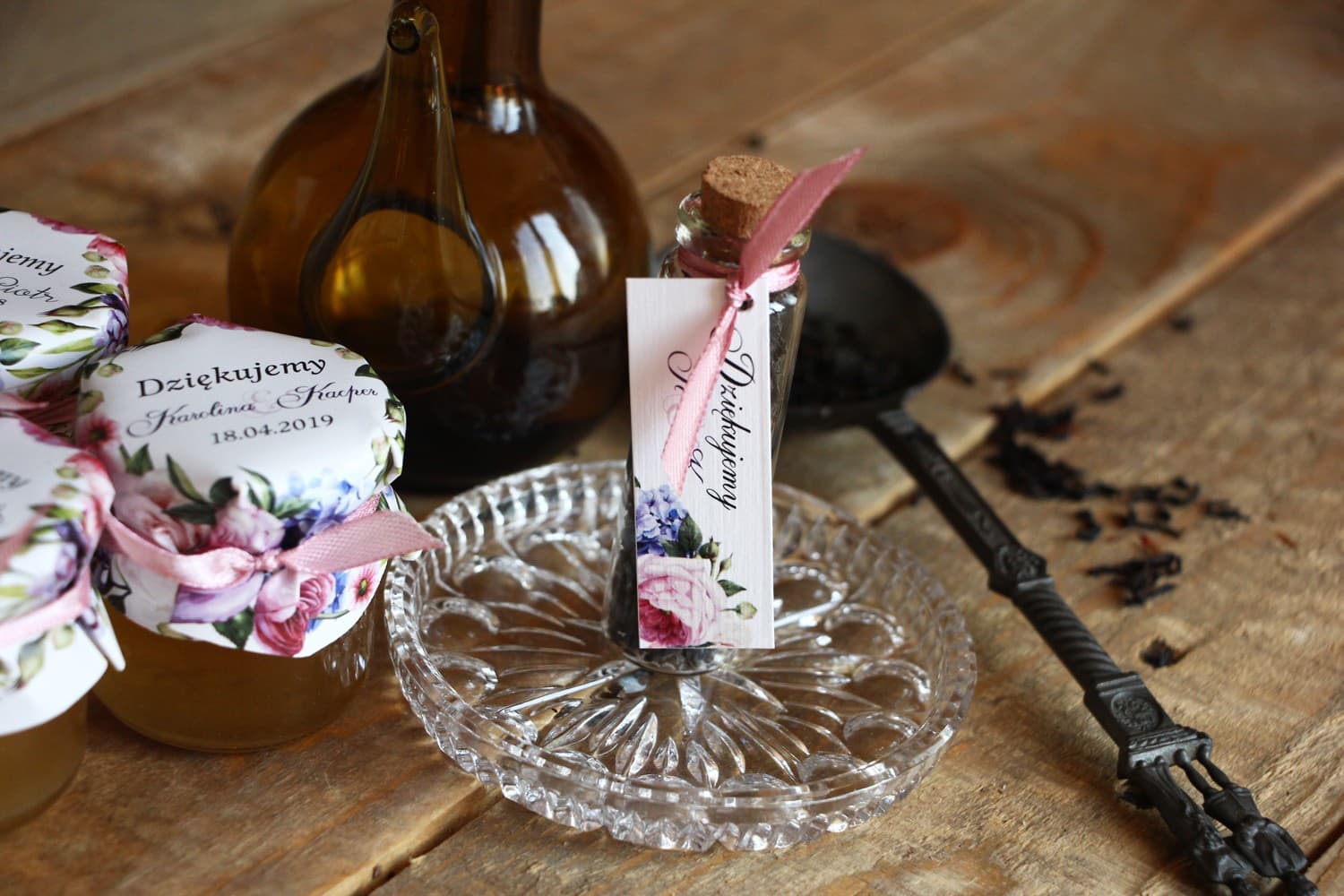 Detalles para Invitados Té en Botellita | Regalos de Boda con Rosas y Lilas | Acuarela nº 17