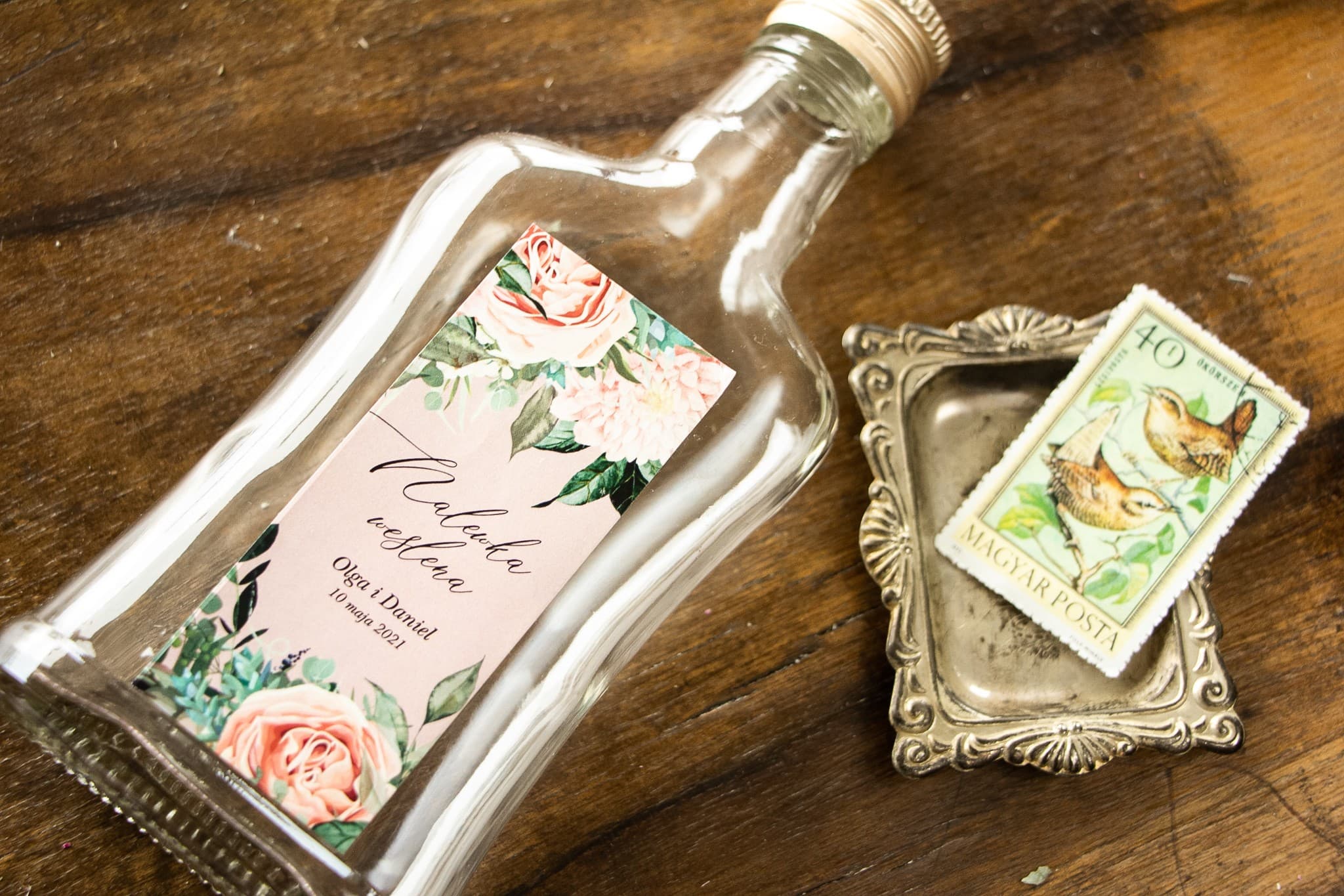 Botellitas para licor detalles para invitados con peonías rosas Topaz nº 4