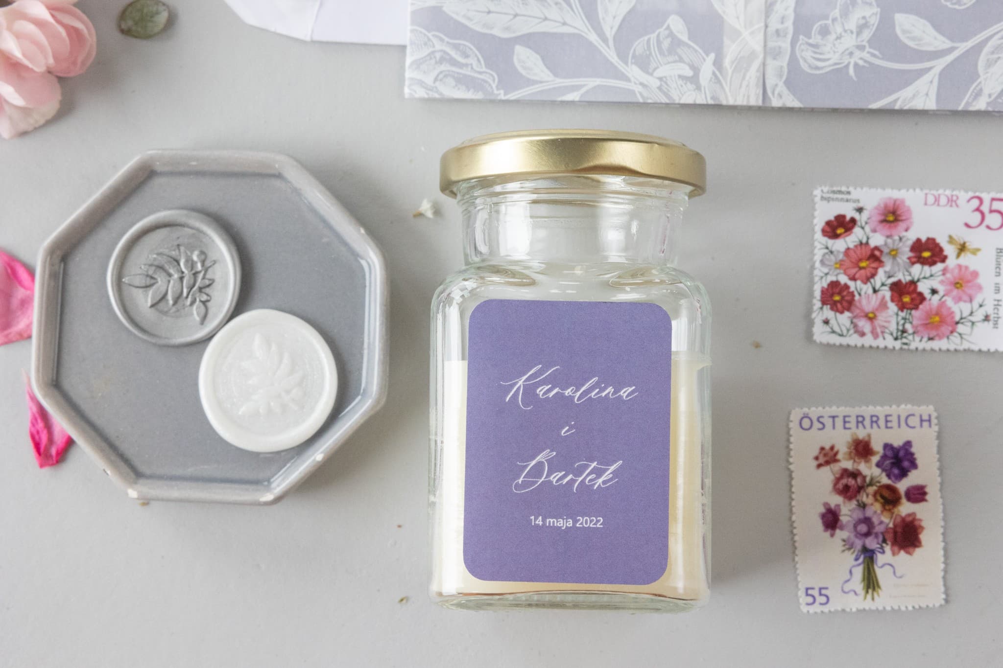 Bougie parfumée mariage motif lavande Nefryt Bougies - Remerciements pour les invités. Étiquette lavande de la collection Nefryt