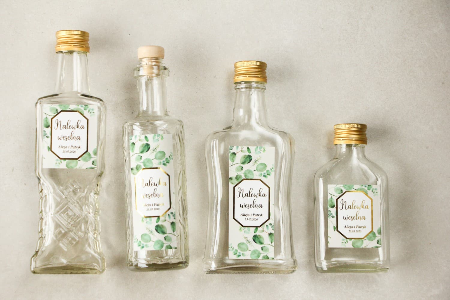 Bouteille liqueur eucalyptus Lotus n° 3 Bouteilles pour liqueurs avec étiquette glamour, cadre doré et motif eucalyptus