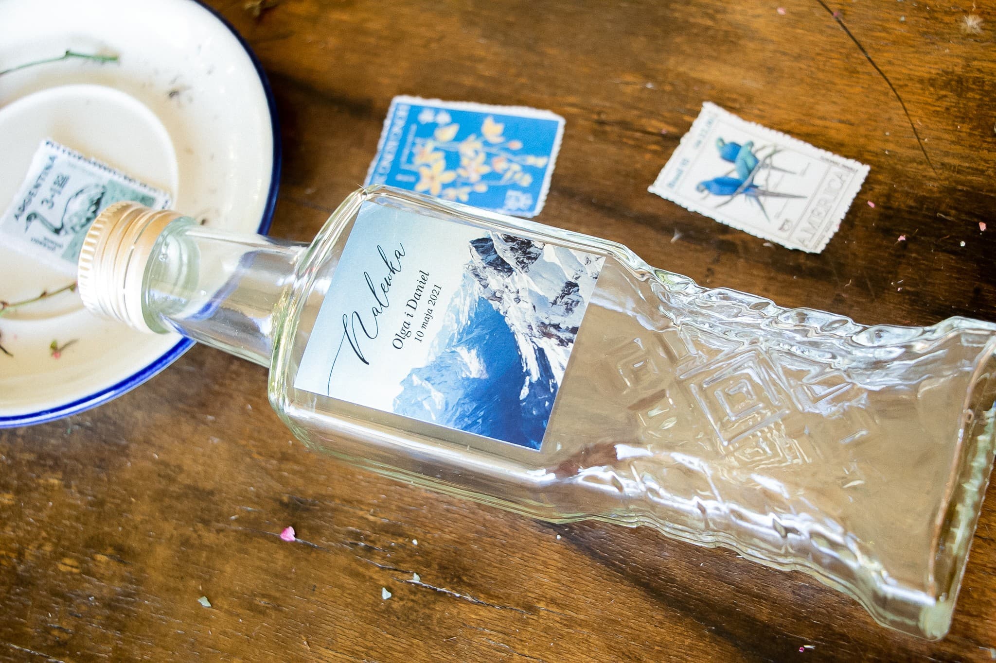 Remerciements invités sous forme de petites bouteilles de liqueur avec motif montagne Topaz n° 1