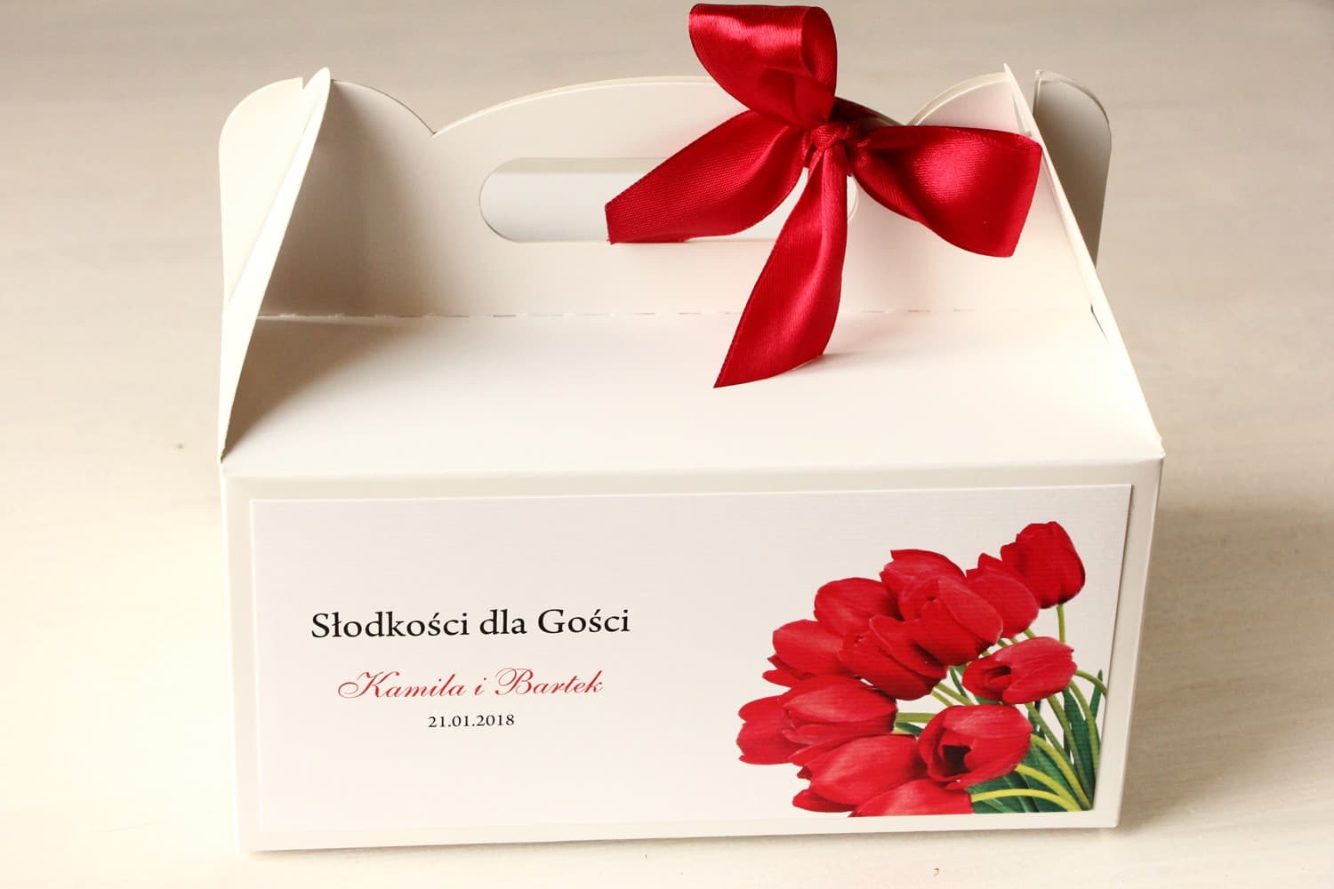 Caja para tarta de boda con asa Tulipanes Rojos | Embalajes personalizados para invitados | Magnet nº 4