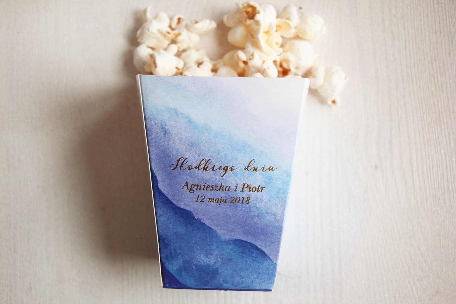 Caja de Palomitas Azul Acuarela Dorada | Detalles para Invitados de Boda | Delfina nº 3