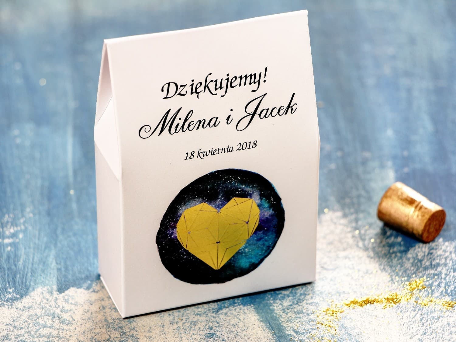 Cajitas con dulces y corazón dorado | Detalles para invitados de boda | Noche de Luna nº 3