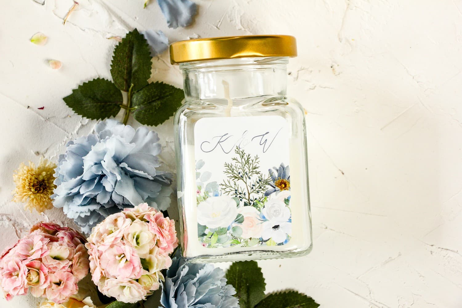 Candela di soia Wenis n. 5 con rose ed eucalipto per bomboniere Candele - Bomboniere per ospiti nuziali, etichetta con delicato motivo pastello di rose bianche