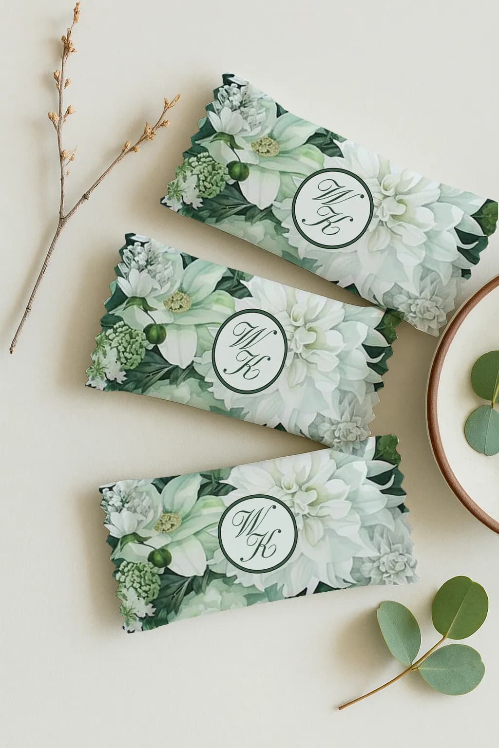 Caramelos Krówki con nombres y fecha, motivo dalias blancas | Detalles personalizados para invitados de boda | Impresja nº 15