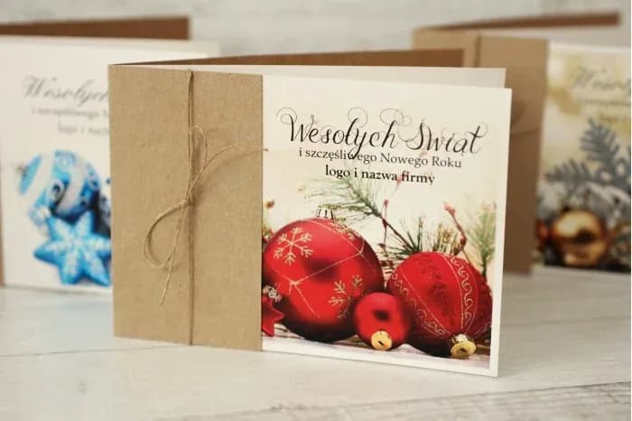 Carte de vœux entreprise boules rouges et or Carte de Noël élégante avec boules rouges et dorures, personnalisée avec logo d'entreprise.