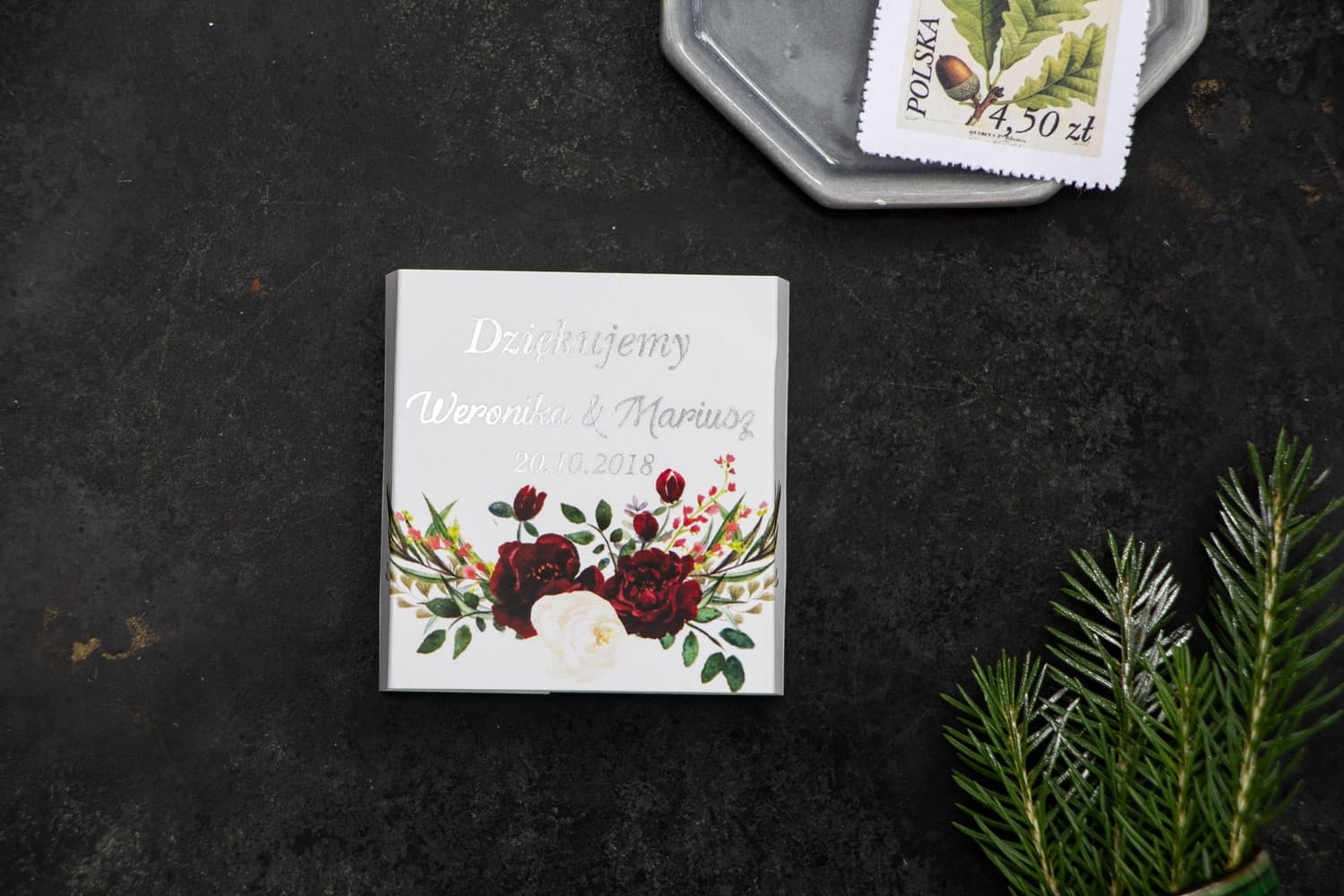 Elegantes Chocolates de Boda Peonías Burdeos | Agradecimientos Plateados para Invitados | Orini n.º 3