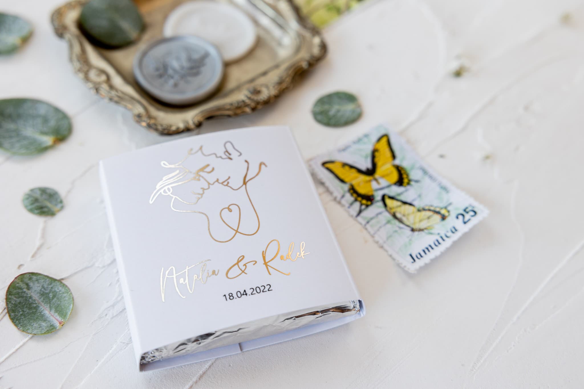 Elegantes chocolates con dorado, personalizados | Detalles para invitados de boda | Jaspis nº 1