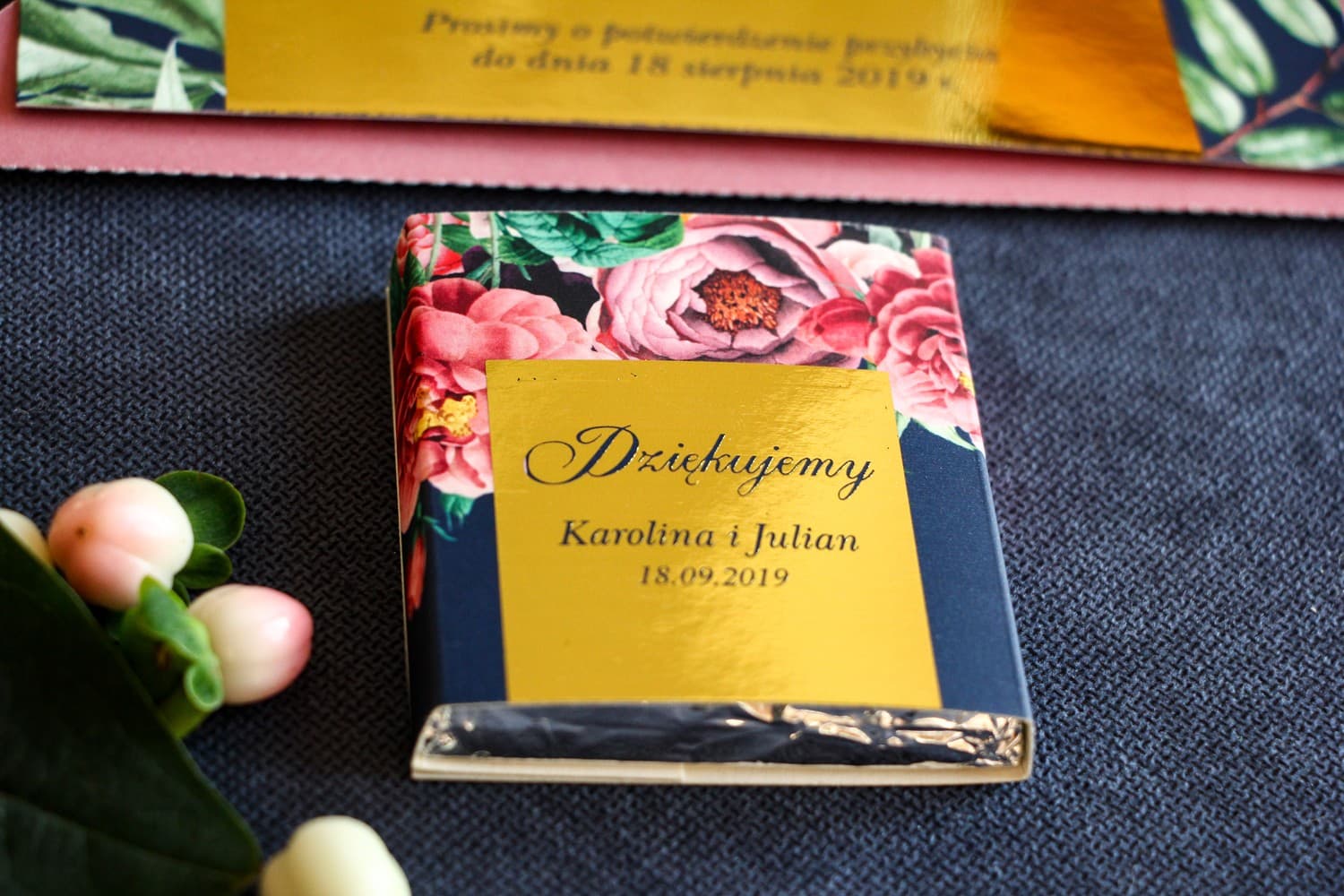 Chocolatitos de Boda Azul Marino y Dorado con Flores | Detalles Personalizados | Laura n.º 3