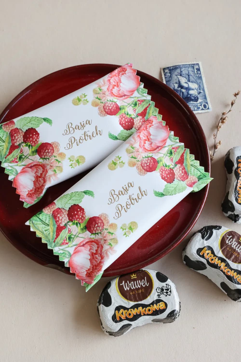 Ringraziamenti per gli ospiti cioccolatini con peonie acquerello e frutta Korani n. 7