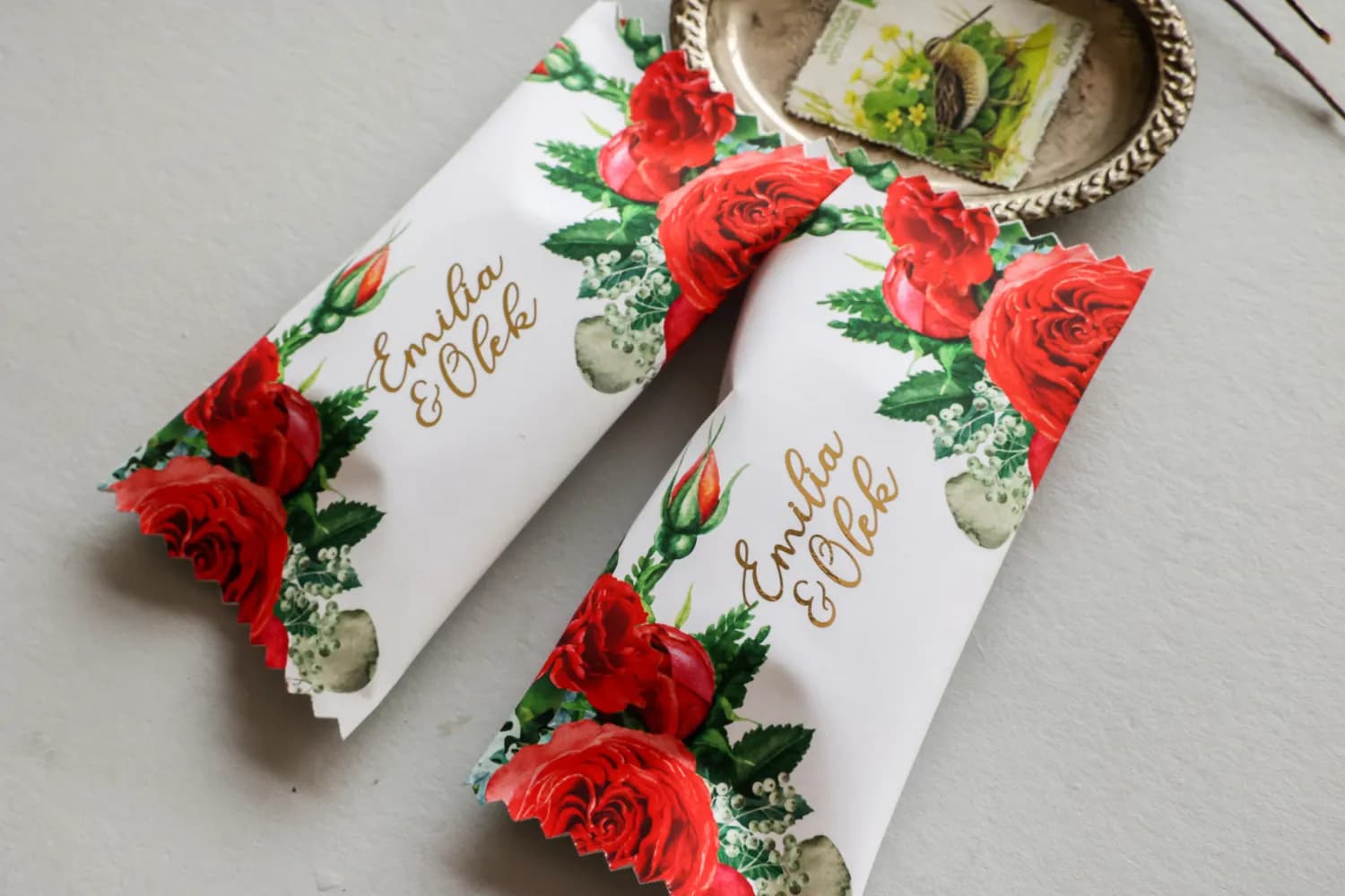 Bomboniere per ospiti cioccolatini in stile glamour con rosa rossa e doratura Rubin n. 8