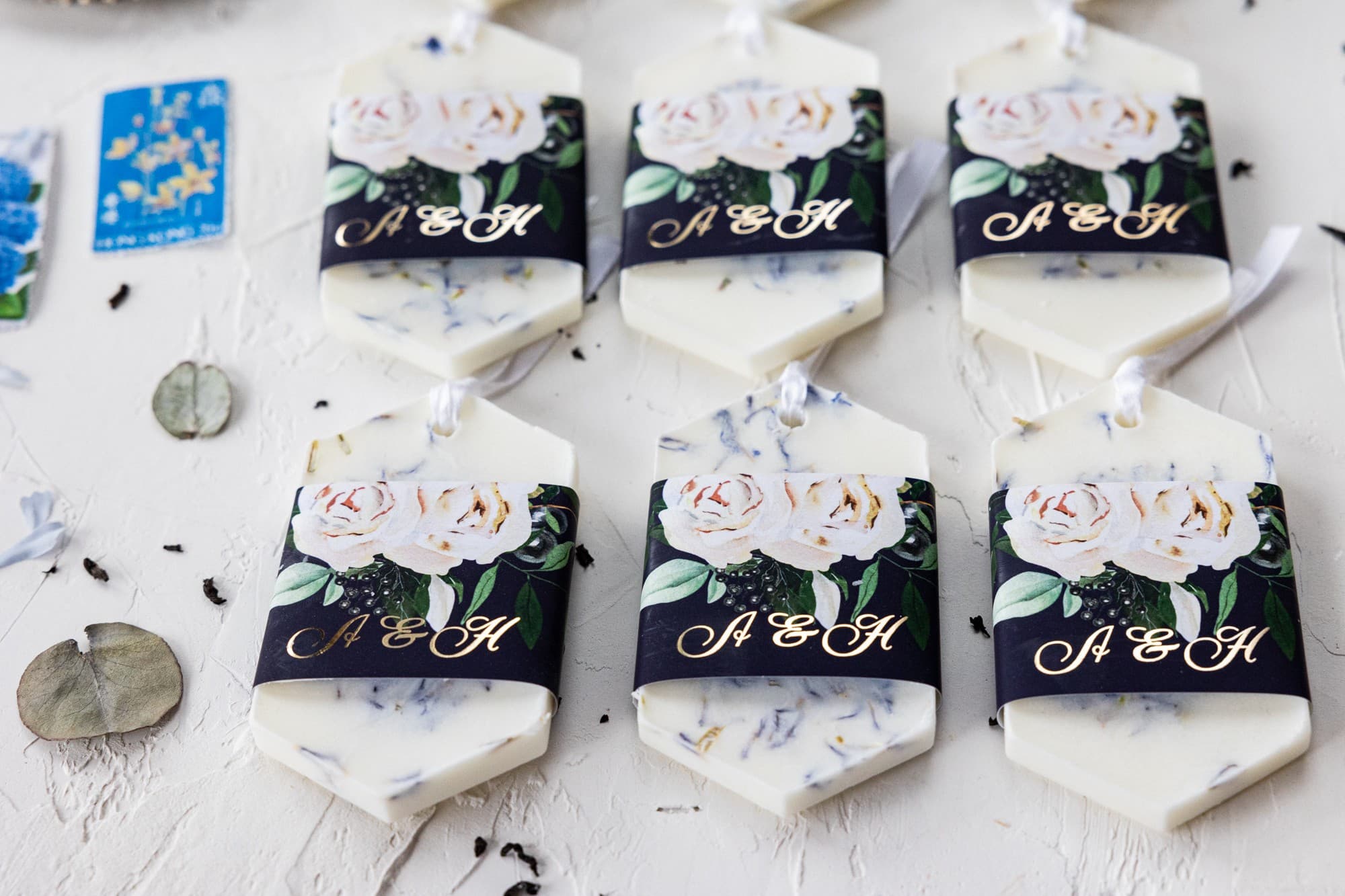 Colgante de Soja Aromático Azul Marino, Iniciales Doradas | Detalles para Invitados de Boda | Szafirowe nº 7