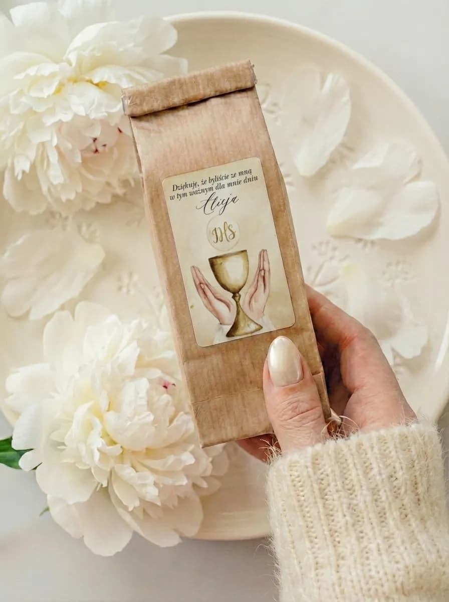 Communion Tea Favor in Kraft Bag with Soft Hands and Chalice Label | Matylda No. 16