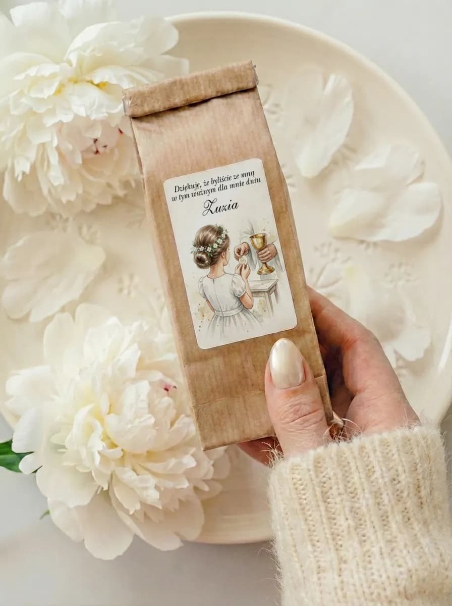 Communion Tea in Kraft Bag with Girl Receiving Sacrament | Matylda No. 21