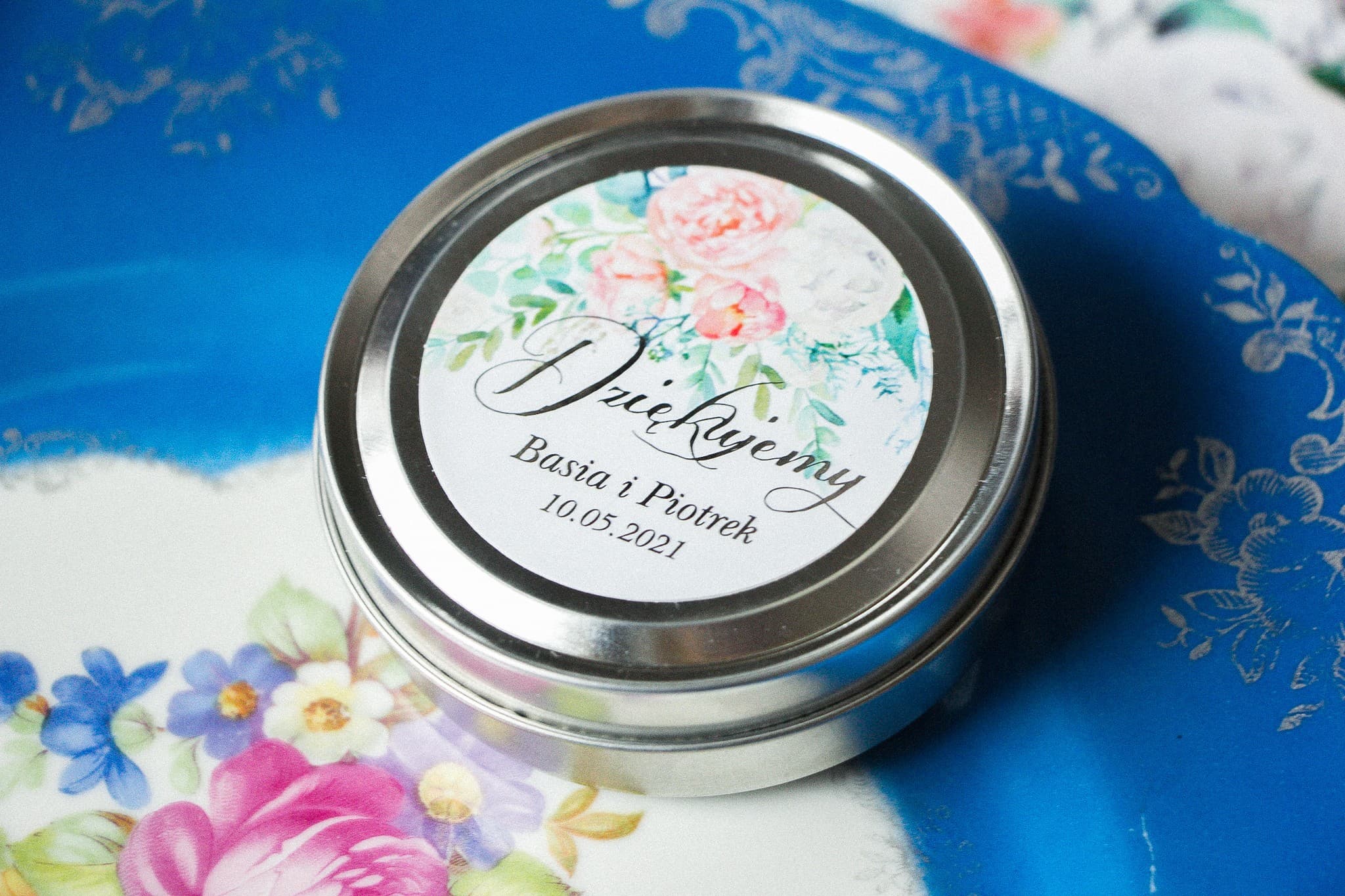 Duftkerze in der Dose Pastelowe Nr. 8 – Versilbertes Gastgeschenk für Gäste