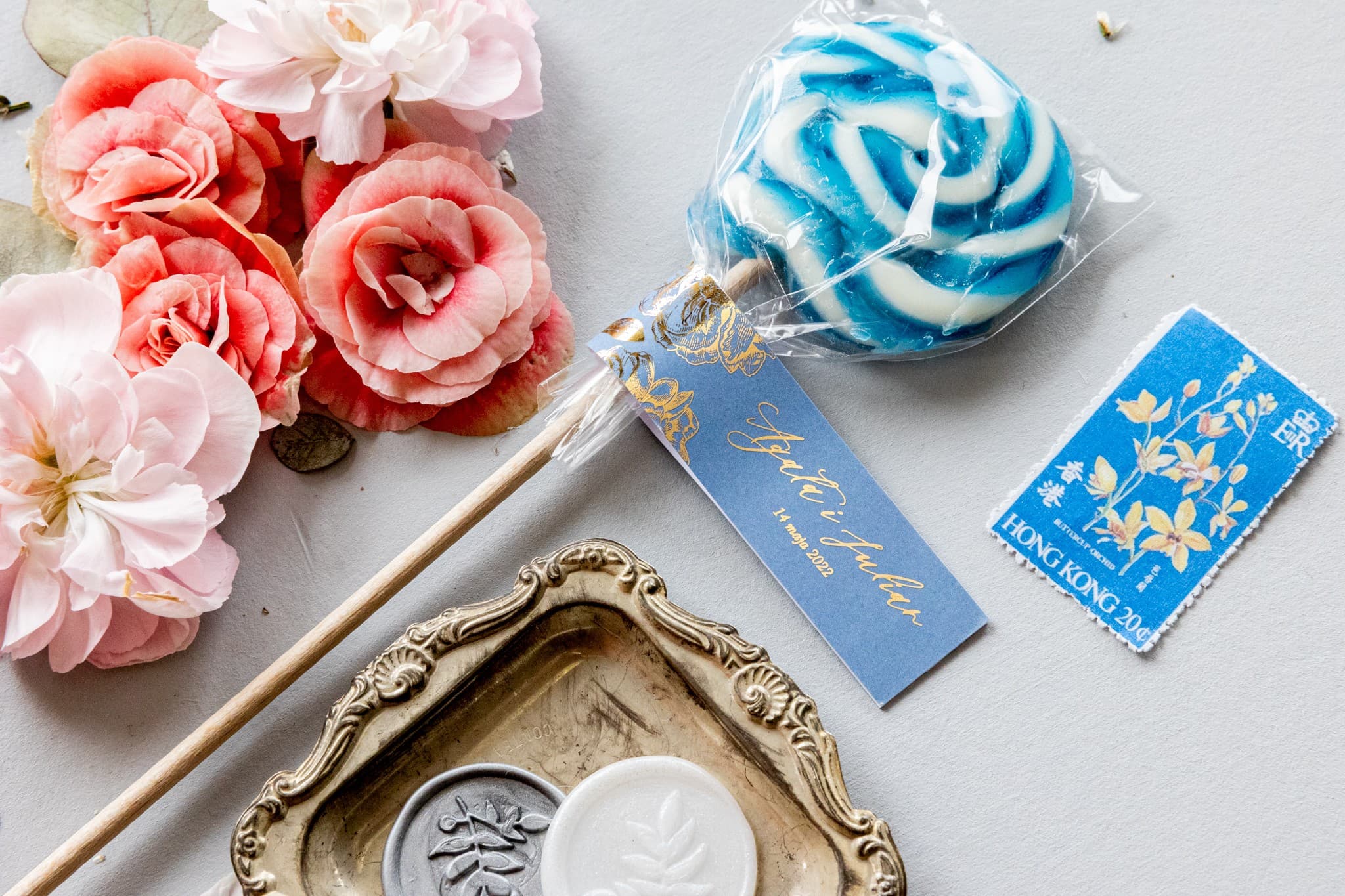 Dusty Blue Wedding Lollipops with Gold Flowers | Sweet Wedding Favours | Onyx No. 2