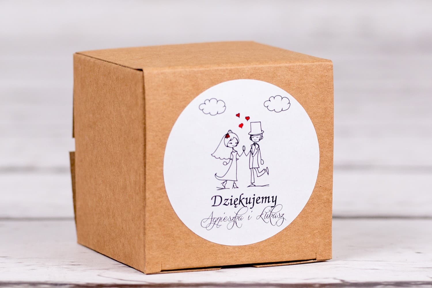 Eco Favour Boxes with Bride and Groom Illustration | Personalized Wedding Favours | Eco Bueno No. 2