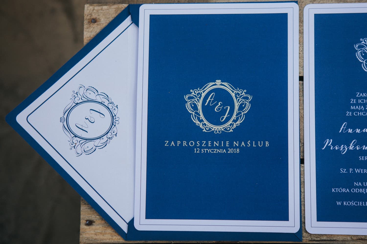 Zaproszenia ślubne glamour granatowe ze złotymi akcentami Sonata nr 1